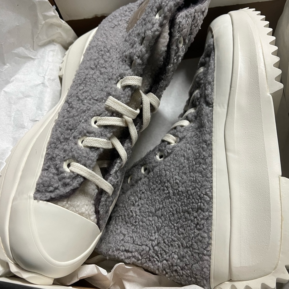 Women's Run Star Hike Sherpa Sneakers, Grey, White, 9.5 Medium US